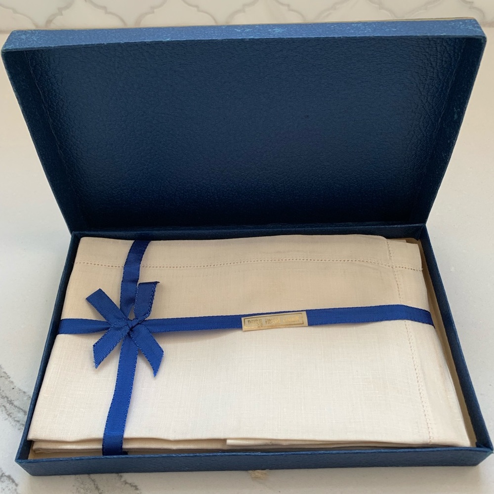 4 Pure Irish Linen Napkins in Original Box NWT